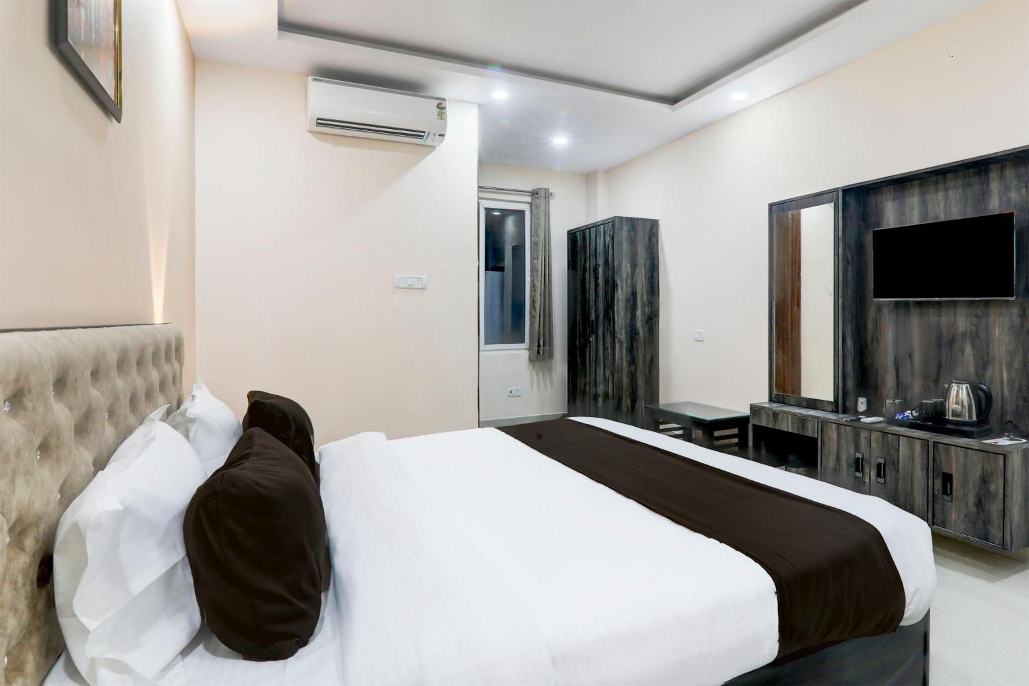 Hotel Super Townhouse Gls International Lucknow Exterior foto