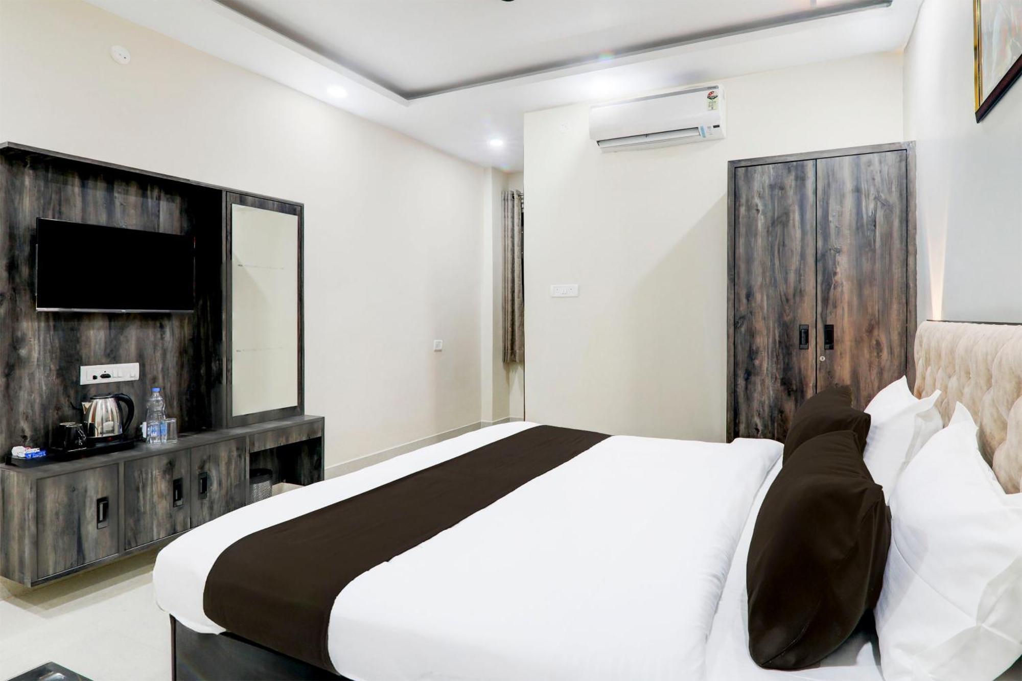 Hotel Super Townhouse Gls International Lucknow Exterior foto