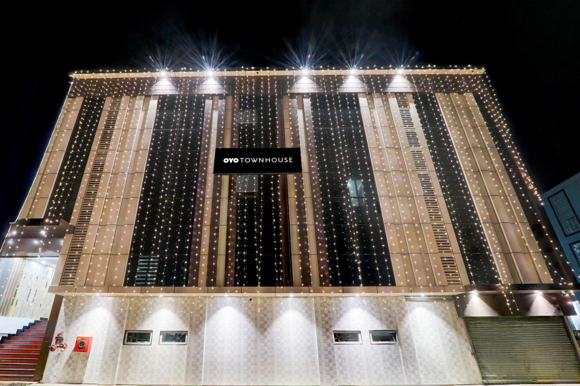 Hotel Super Townhouse Gls International Lucknow Exterior foto