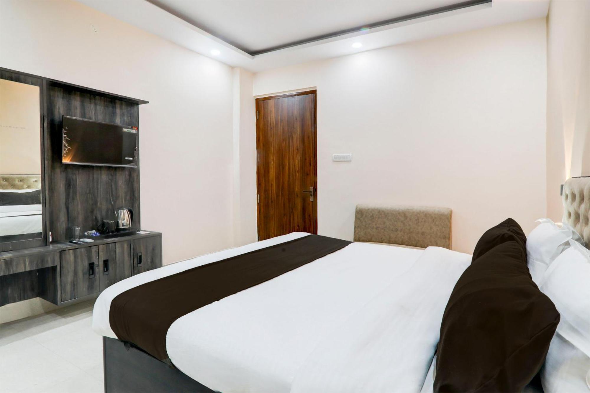 Hotel Super Townhouse Gls International Lucknow Exterior foto